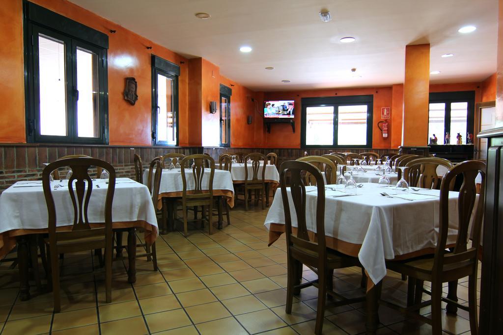 Hotel Rural Hojaranzos Tejeda de Tiétar Exteriör bild