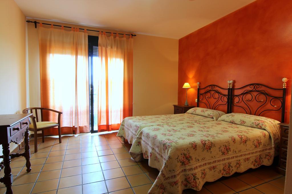 Hotel Rural Hojaranzos Tejeda de Tiétar Exteriör bild