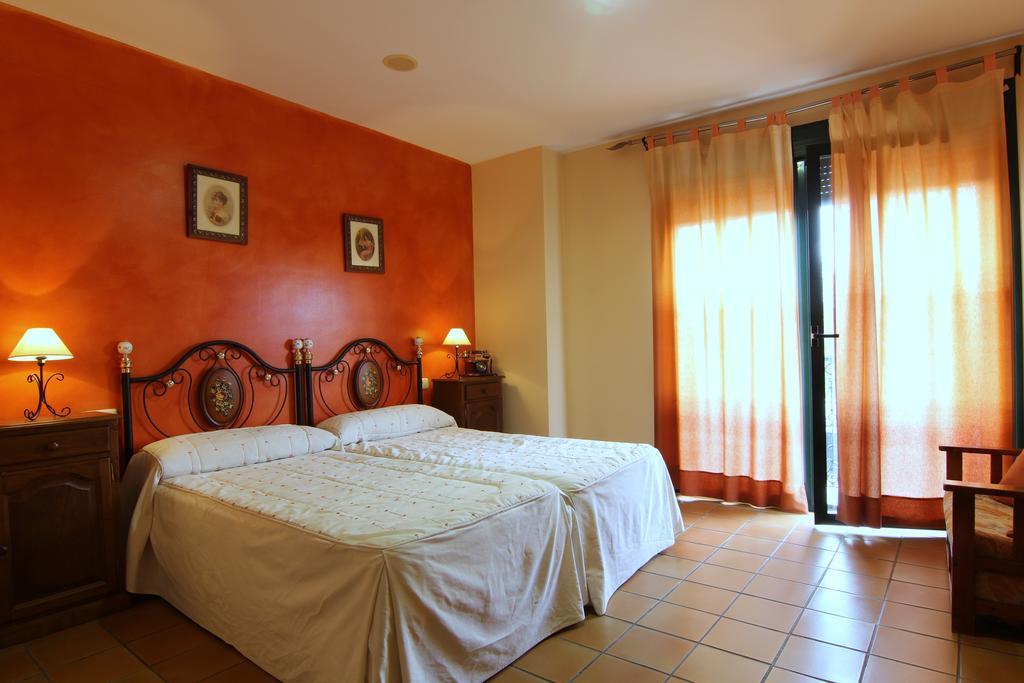 Hotel Rural Hojaranzos Tejeda de Tiétar Exteriör bild